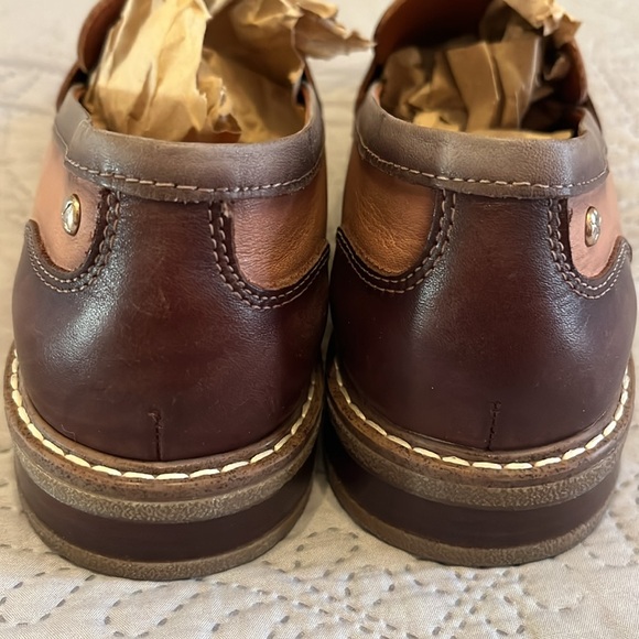 Pikolinos Two toned brown leather loafers EUC size 41 Euro - Picture 5 of 10